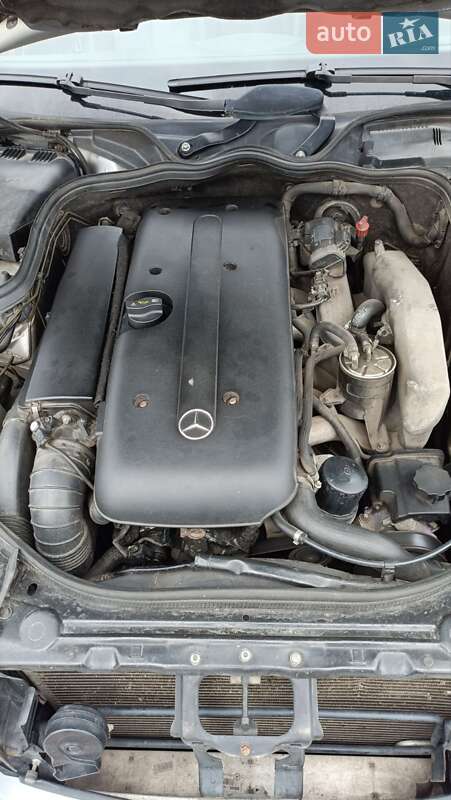 Седан Mercedes-Benz E-Class 2005 в Киеве