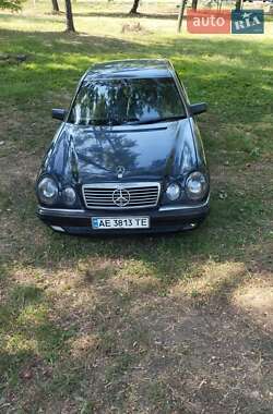 Седан Mercedes-Benz E-Class 1996 в Дніпрі