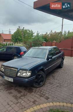 Седан Mercedes-Benz E-Class 1995 в Львове