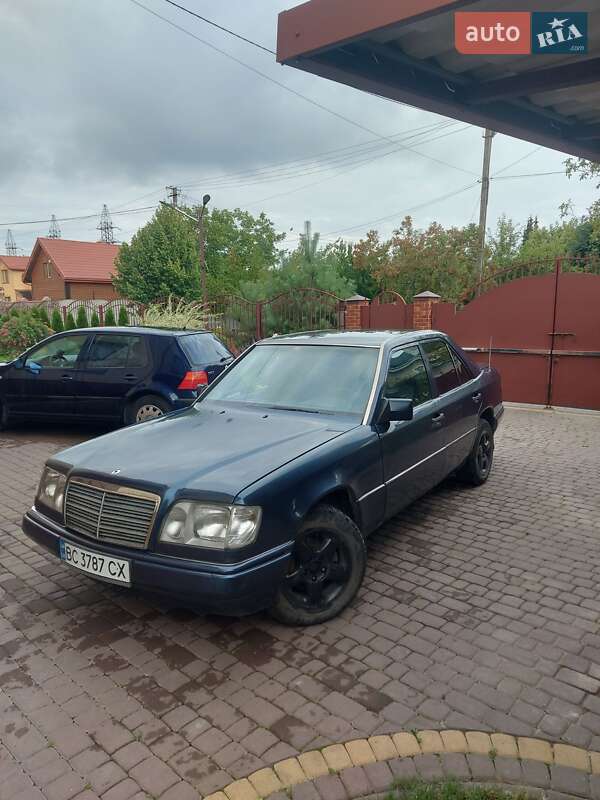 Mercedes-Benz E-Class 1995