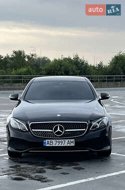 Седан Mercedes-Benz E-Class 2016 в Киеве