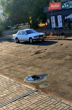 Седан Mercedes-Benz E-Class 1992 в Херсоні
