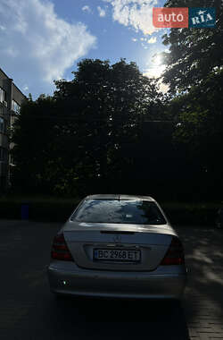 Седан Mercedes-Benz E-Class 2003 в 