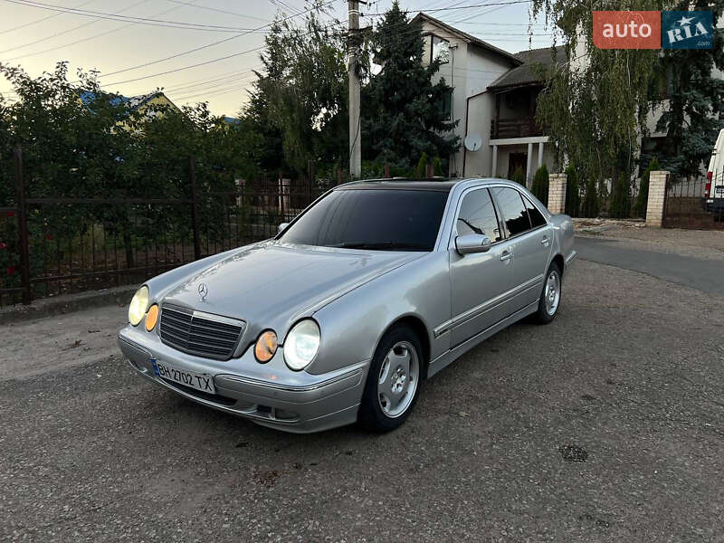 Mercedes-Benz E-Class 2001
