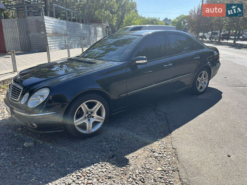 Mercedes-Benz E-Class 2002