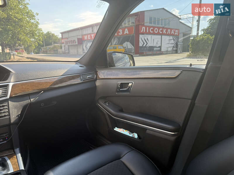 Седан Mercedes-Benz E-Class 2010 в Могилів-Подільському фото 18 Седан Mercedes-Benz E-Class 2010 в Могилів-Подільському