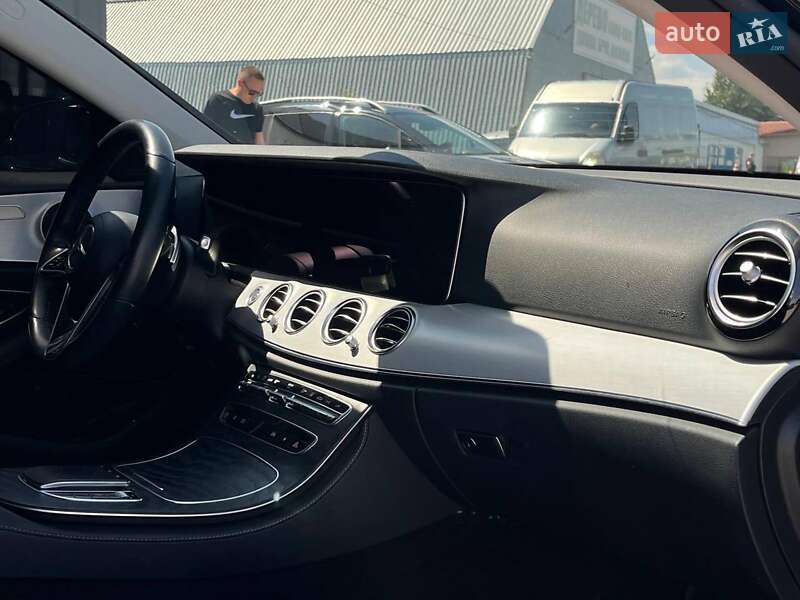 Седан Mercedes-Benz E-Class 2020 в Львове