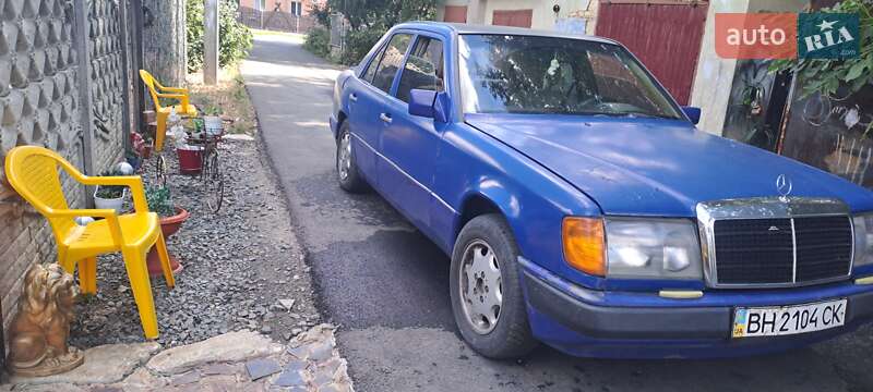 Седан Mercedes-Benz E-Class 1985 в Подільську