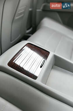 Купе Mercedes-Benz E-Class 2010 в 