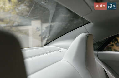 Купе Mercedes-Benz E-Class 2010 в 