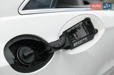 Купе Mercedes-Benz E-Class 2010 в 