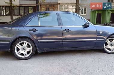 Седан Mercedes-Benz E-Class 1998 в 