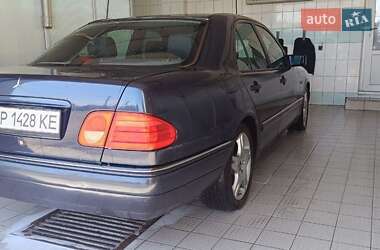 Седан Mercedes-Benz E-Class 1998 в 