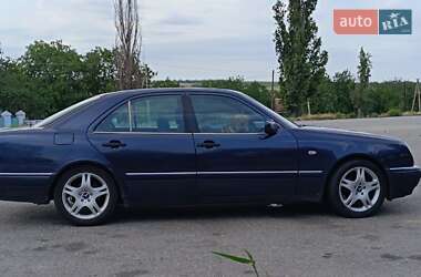 Седан Mercedes-Benz E-Class 1998 в 