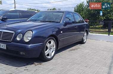 Седан Mercedes-Benz E-Class 1998 в 