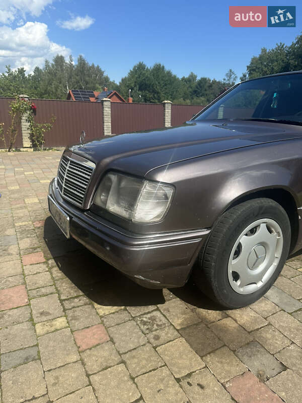 Седан Mercedes-Benz E-Class 1994 в Долині фото 2 Седан Mercedes-Benz E-Class 1994 в Долині