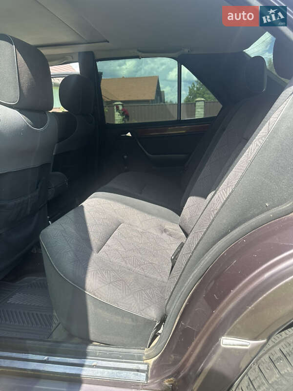 Седан Mercedes-Benz E-Class 1994 в Долині фото 11 Седан Mercedes-Benz E-Class 1994 в Долині