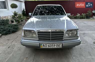 Седан Mercedes-Benz E-Class 1995 в Виноградові