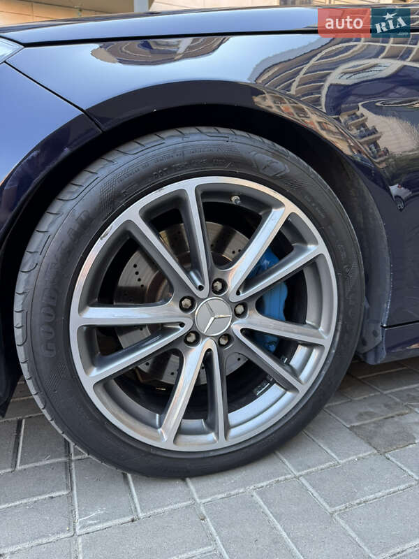 Седан Mercedes-Benz E-Class 2014 в Чернівцях