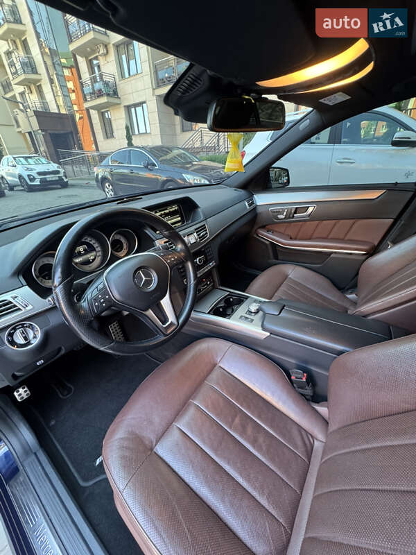 Седан Mercedes-Benz E-Class 2014 в Чернівцях