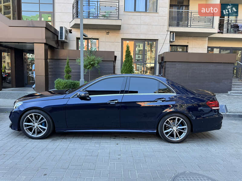 Седан Mercedes-Benz E-Class 2014 в Чернівцях