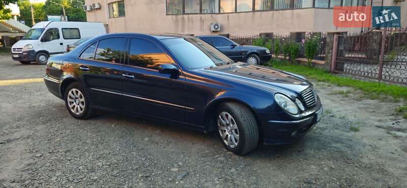 Седан Mercedes-Benz E-Class 2003 в Черновцах