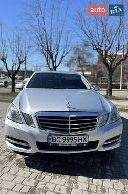 Седан Mercedes-Benz E-Class 2011 в Львове