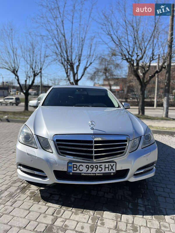 Mercedes-Benz E-Class 2011