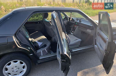 Седан Mercedes-Benz E-Class 1995 в 