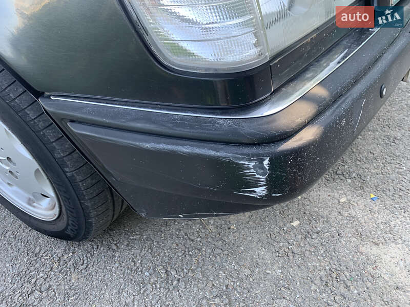 Седан Mercedes-Benz E-Class 1995 в Житомире