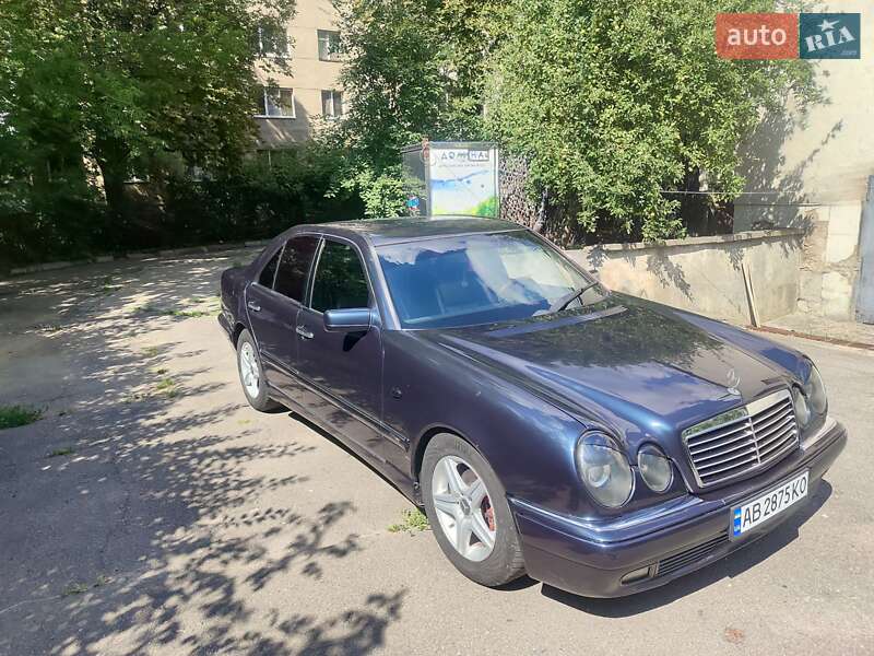 Седан Mercedes-Benz E-Class 1998 в Виннице