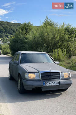 Седан Mercedes-Benz E-Class 1986 в Куликове