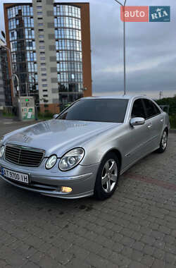 Седан Mercedes-Benz E-Class 2002 в Івано-Франківську
