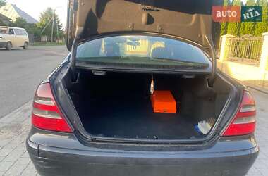 Седан Mercedes-Benz E-Class 2005 в Ужгороді