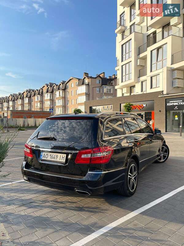 Универсал Mercedes-Benz E-Class 2011 в Ужгороде