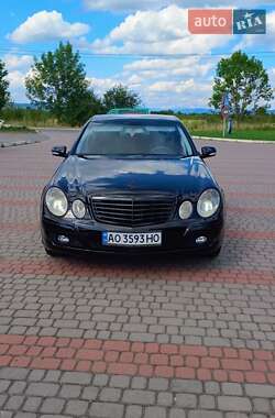 Седан Mercedes-Benz E-Class 2006 в Тячеве