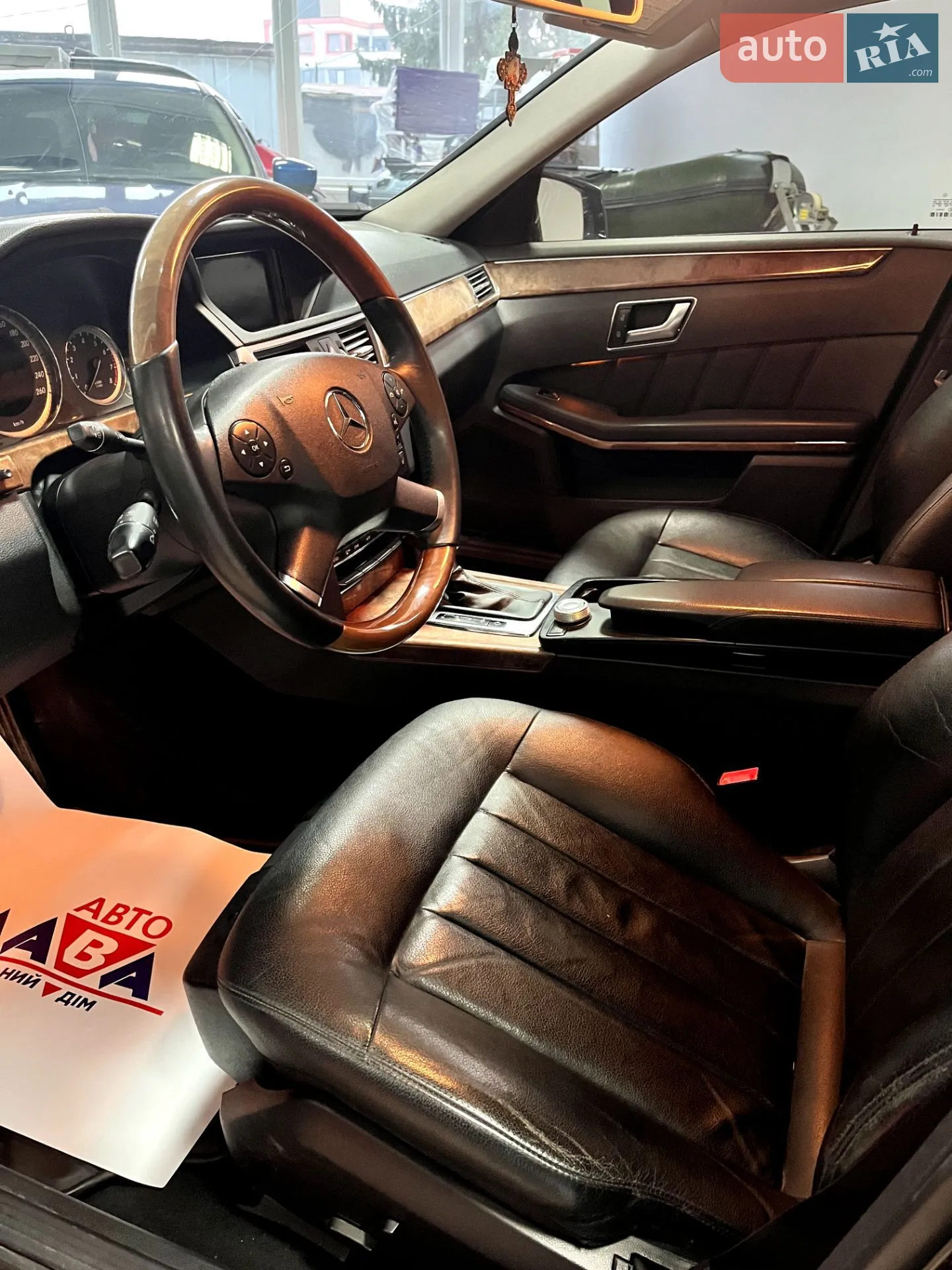 2012 Mercedes-Benz E-klasse - мініатюра 22