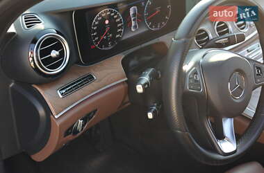 Седан Mercedes-Benz E-Class 2018 в  фото 21 Седан Mercedes-Benz E-Class 2018 в