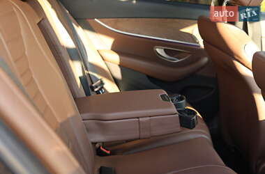 Седан Mercedes-Benz E-Class 2018 в  фото 25 Седан Mercedes-Benz E-Class 2018 в