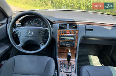 Универсал Mercedes-Benz E-Class 2001 в 