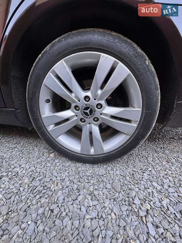 Седан Mercedes-Benz E-Class 2009 в Виноградове