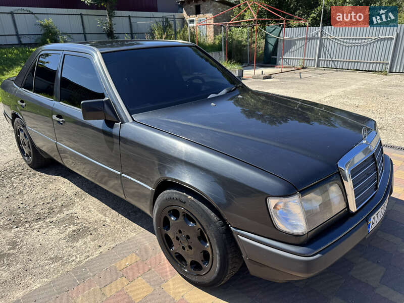 Седан Mercedes-Benz E-Class 1992 в Болехове