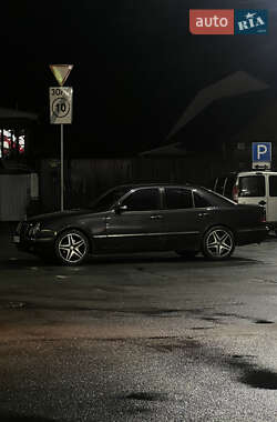 Седан Mercedes-Benz E-Class 2001 в Василькові