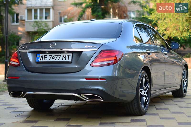 Седан Mercedes-Benz E-Class 2016 в Кривому Розі