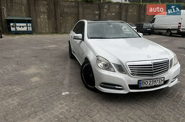 Седан Mercedes-Benz E-Class 2011 в 