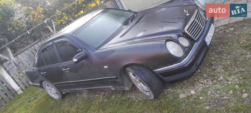 Седан Mercedes-Benz E-Class 1997 в Черновцах