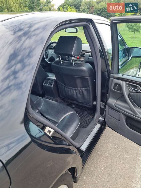 Седан Mercedes-Benz E-Class 2001 в Ивано-Франковске