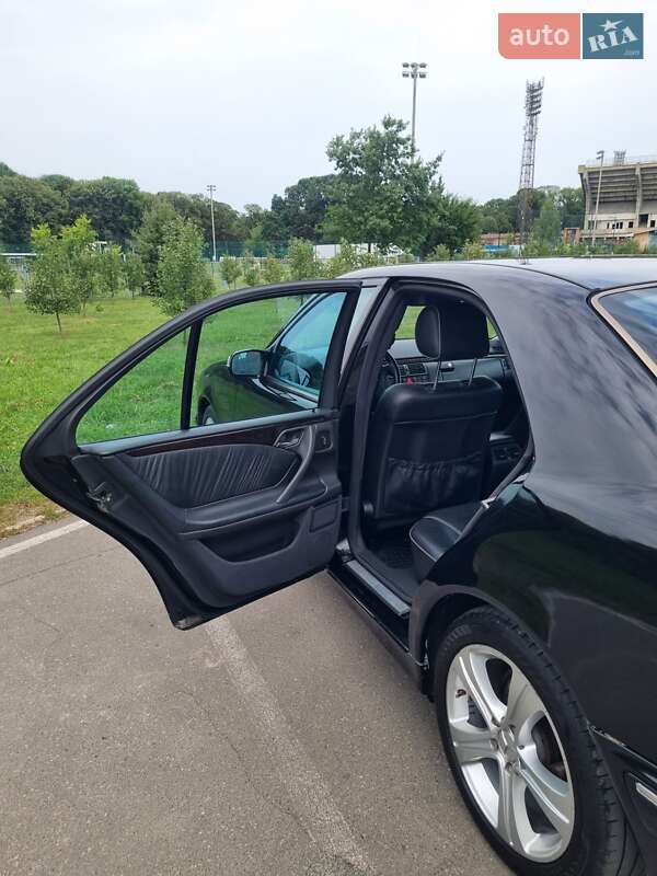 Седан Mercedes-Benz E-Class 2001 в Ивано-Франковске
