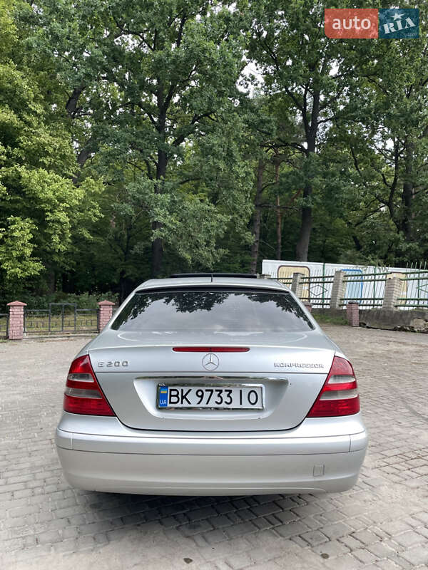 Седан Mercedes-Benz E-Class 2002 в Владимирце
