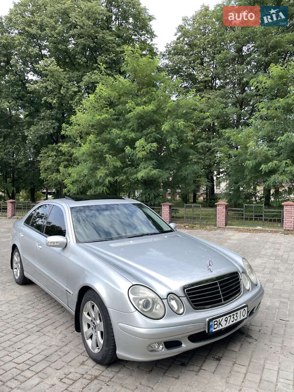 Седан Mercedes-Benz E-Class 2002 в Владимирце